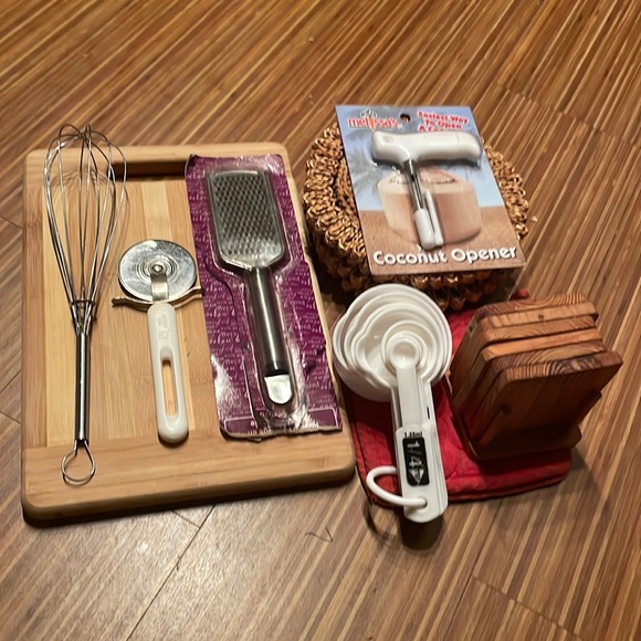 28 BOGO kitchen supplies - Picture 1 of 17